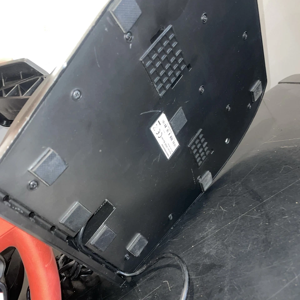 Thrustmaster Ferrari 458 Spider Racing Wheel Compatible with Xbox And PC - Image 4 of 4