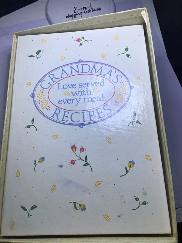 Vintage 1986 Hallmark Grandmas Recipes Organizer Binder Floral Polka Dot 3-Ring