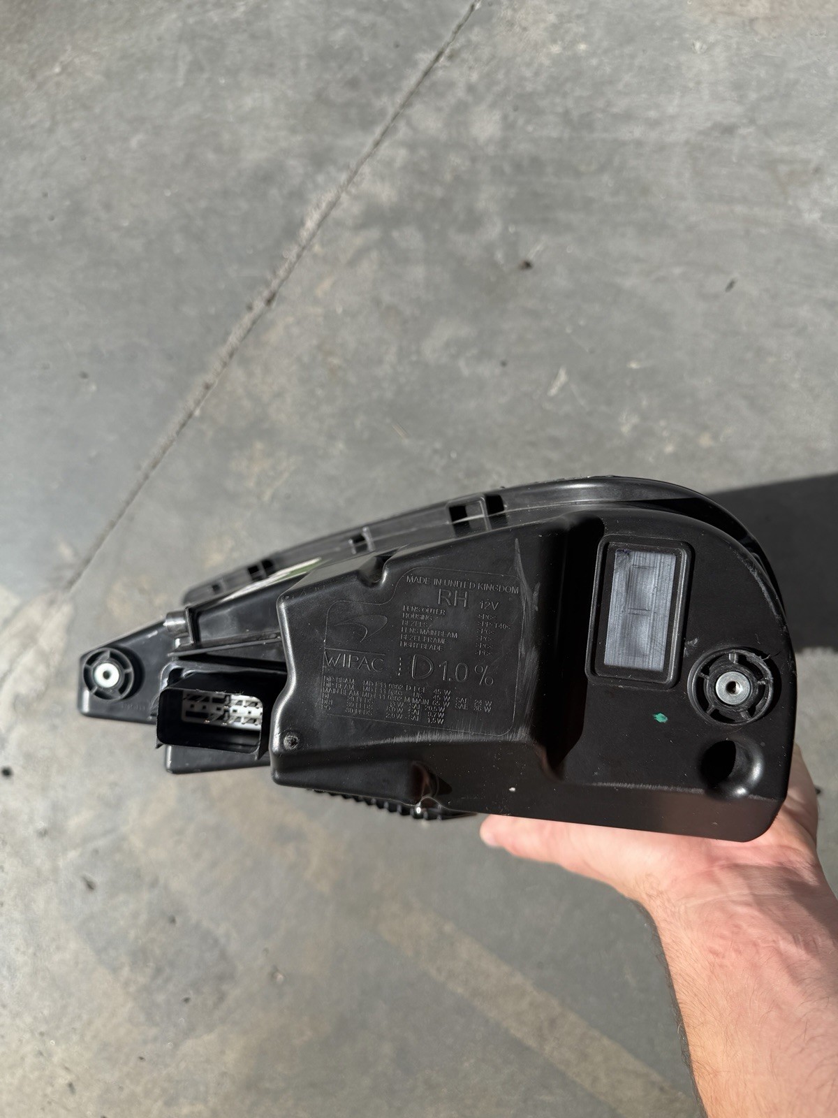 McLaren GT Right Headlight P/N 22AD041GP