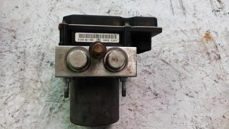 Módulo de bomba de freno antibloqueo ABS para camioneta Ford F150 2013-2014 montaje 4x4 OEM Foto 4 de 4