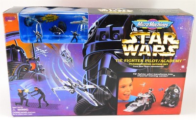 Star Wars Micro Machines Fighter Pilot / Academy Space Transforming Action Set 
