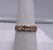 Round Cut Simulated Diamond Women's Wedding Band Ring In 14k Yellow Gold Plated