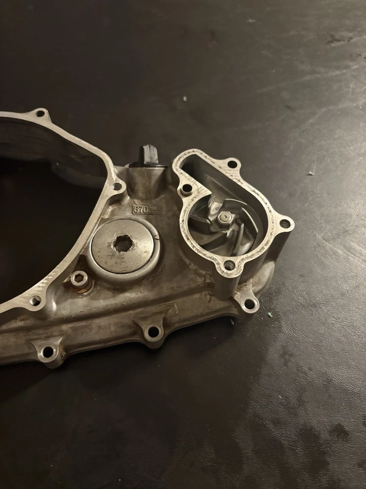 Honda CRF450R 2004 02-05 OEM CARCASA LATERAL DERECHA CUBIERTA EMBRAGUE INTERIOR 11331-MEB-770 Foto 3 de 4