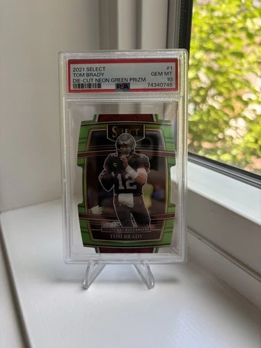 2021 Panini Select Concourse Tom Brady #1 Neon Green Prizm Die-Cut /349 PSA 10
