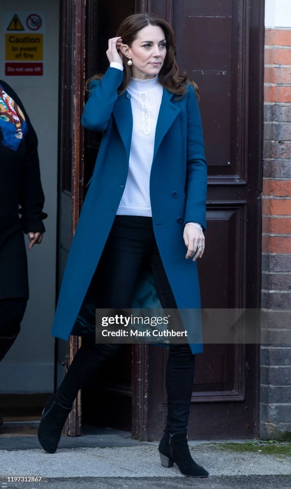 Aquatalia Fab-Dry Ankle Boot Black Suede 8.5US EU39 ASO Royal Kate Middleton - Image 3 of 4