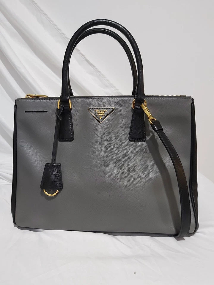 Prada Saffiano кожи галерея двойной молнии два тона цвет серый (спереди и сзади) - Изображение 3 из 4