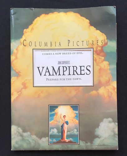 1998 Vampires Presseset enthält Prod Info & Cast Credits 8 Film Stills Neu mit Etikett