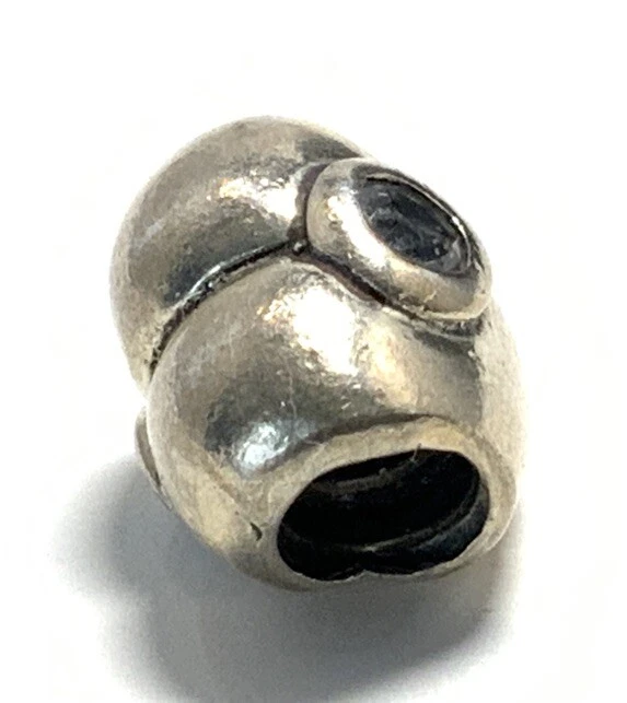 Dije de cuentas de corazón de circonita cúbica azul de plata de ley 925 Chamilia IO79 Foto 4 de 4