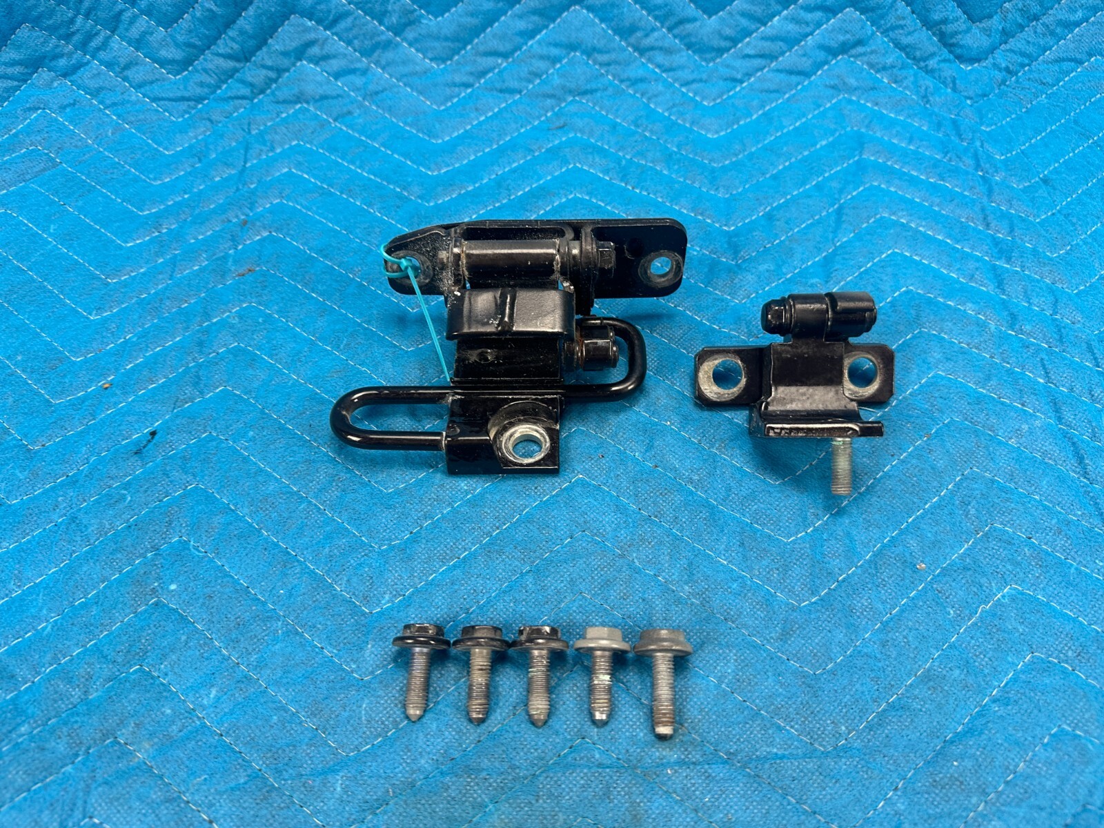 Bentley Cont Flying Spur Rear Door Up & Low Hinges Passenger Side 2006-2012 OEM