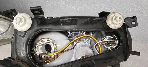 Volkswagen Golf III Headlight Set Kit 13917300 13917400 - Picture 11 of 13