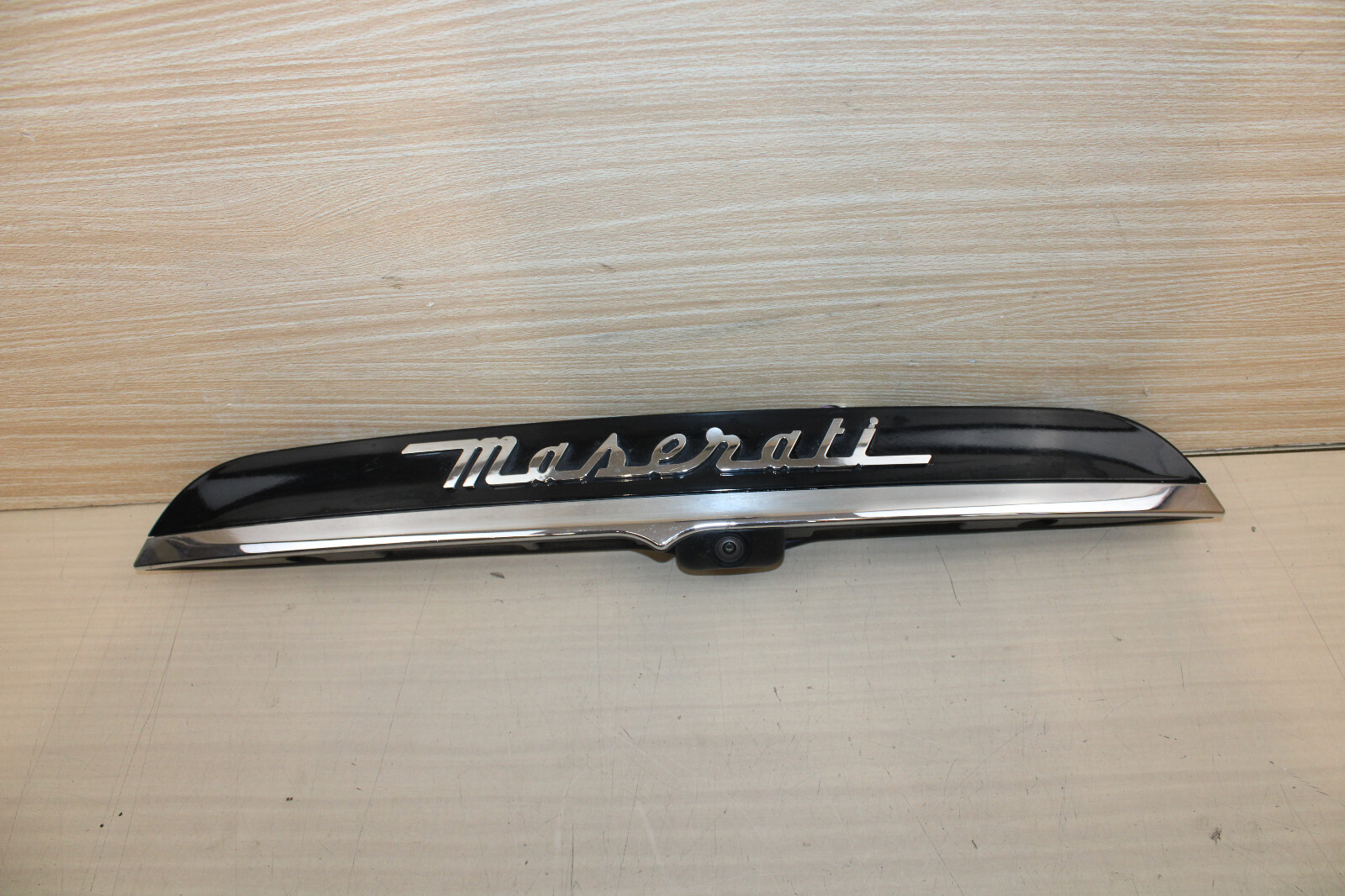 14-22 MASERATI GHIBLI DECKLID TRUNK LID MOLDING + CAMERA EXCELLENT BLACK OEM