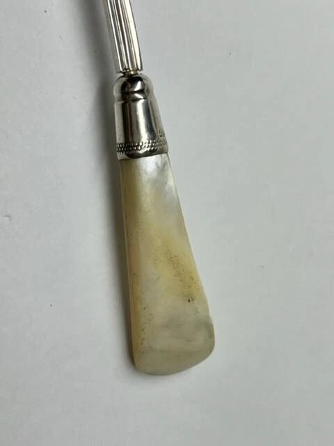 Cuchara para servir pasteles vintage de plata esterlina con mango de madreperla Foto 4 de 4