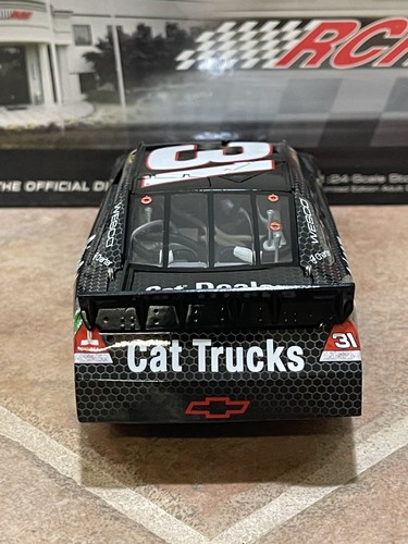 2012 Jeff Burton Caterpillar Trucks Drive CAT SIGNED AUTO Action NASCAR 1/24 - Picture 9 of 14