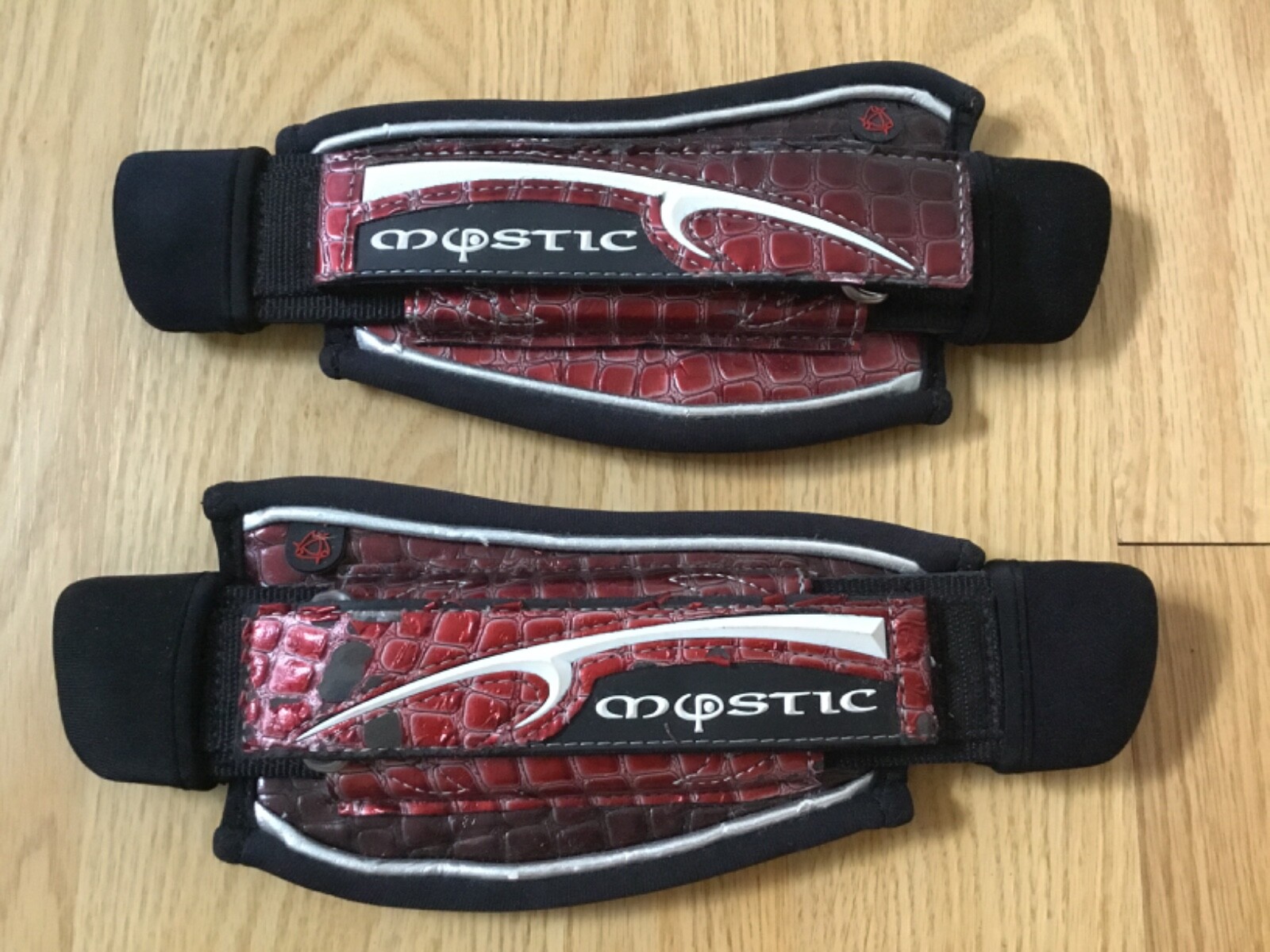 Mystic Kitesurfing Kiteboard Kite Board Straps Adjustable SMALL or Womens New!