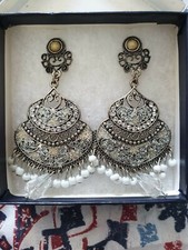 EASTERN STYLE METALLIC SILVER COLOR JHUMKAY/EARRINGS NEW! 