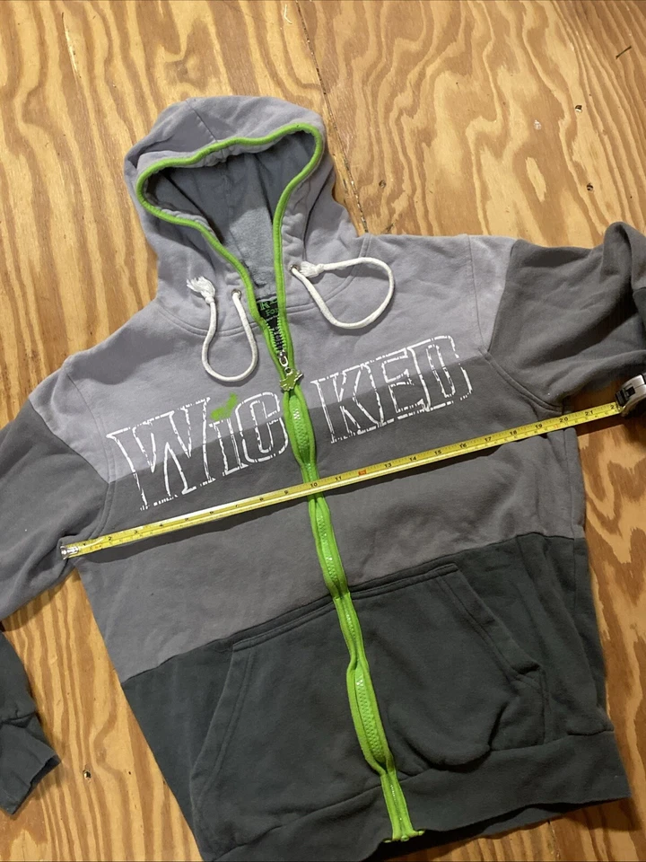 Sudadera con Capucha WICKED Película Broadway Gris Ceniza Cremallera Completa WIZARD OF OZ Mediana Foto 4 de 4