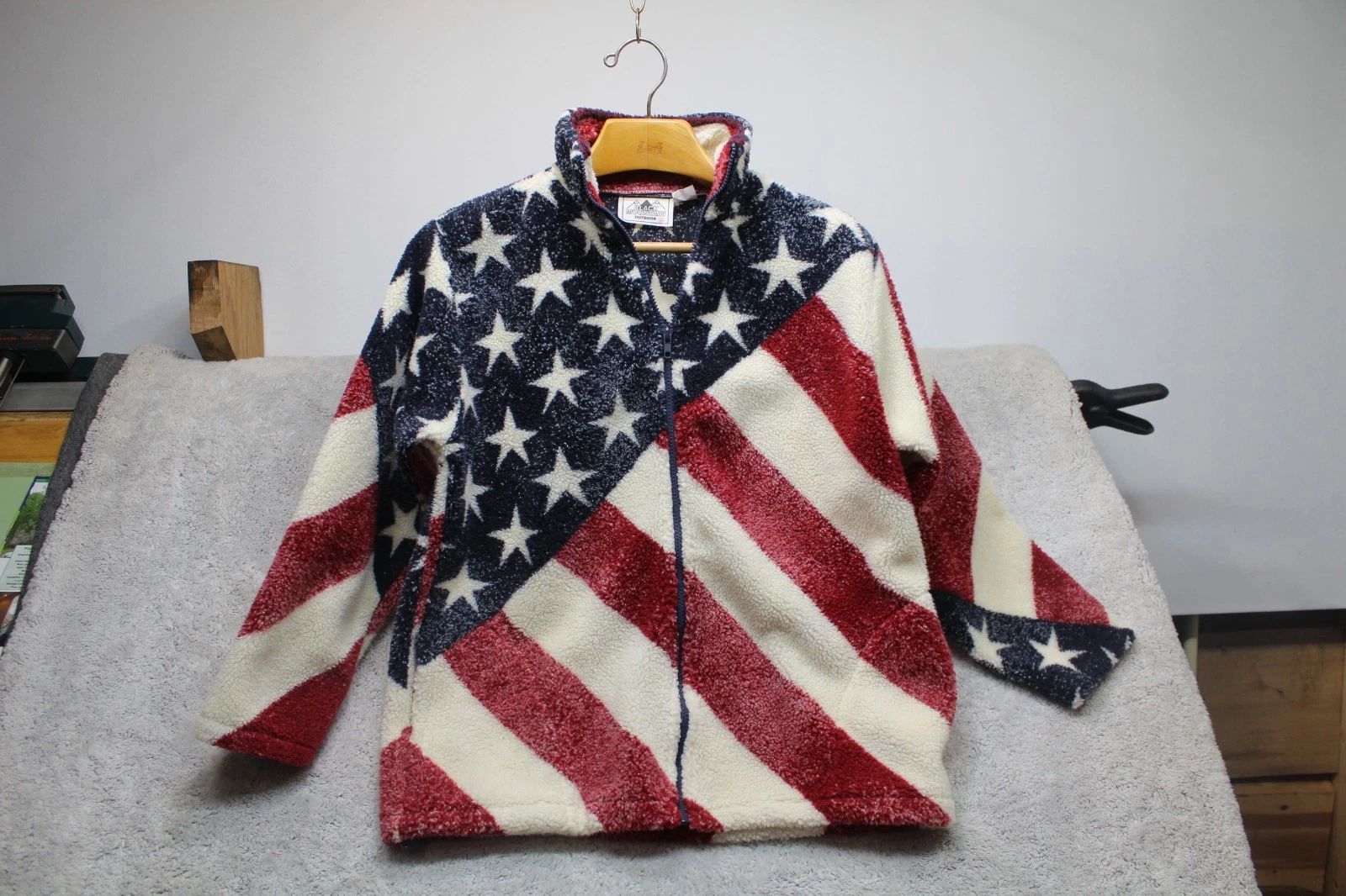 USA Flag Black Mountain Outdoor Thick Plush Fleece Jacket Coat Unisex Size M
Opens in a new window o