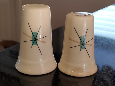 #ad Vintage Salem NORTH STAR MCM Salt amp; Pepper Shakers 8 hole $9.95