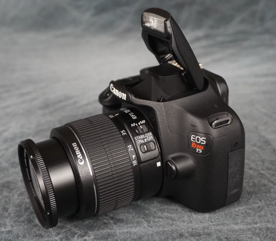 Cámara Canon EOS Rebel T5 1200D 18MP 1080p DSLR 3K clics con lente de 18-55 mm probada Foto 2 de 4