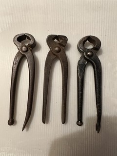 Vintage Nail Pin Pullers /pliers x3 Carpenters Cobblers Tools