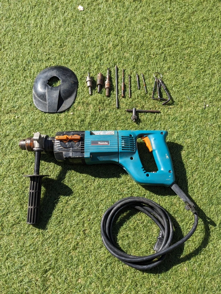 Taladro de percusión y núcleo de diamante Makita 8406C 100V - Hecho en Japón Acero: 13 mm Foto 2 de 4