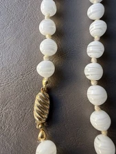 Vintage Estate White Swirl Art Glass Bead Necklace Gold Tone Closure 23”