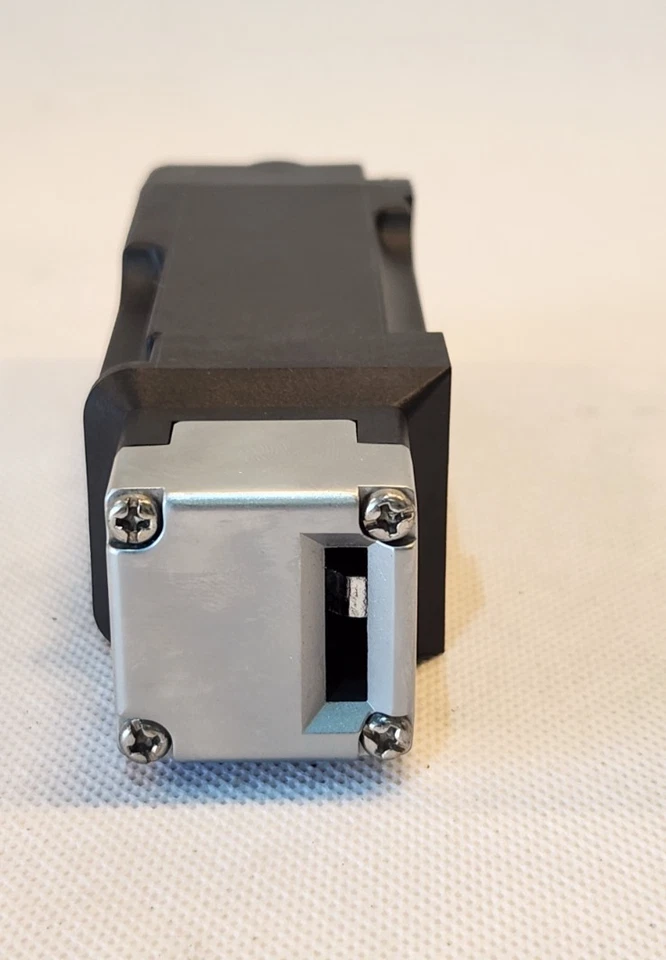 New IDEC HS5L-VD44M-G Safety Door Lock Switch (replaces HS5E-VD4) - Image 3 of 4