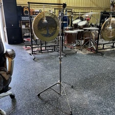 Pearl straight cymbal stand. Solid, single braced. Great used condition.