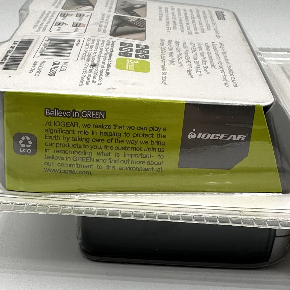 IOGear High Capacity Support SDHC / Micro SDHC 2.0 Combo Hub & Card Reader - Image 4 of 4