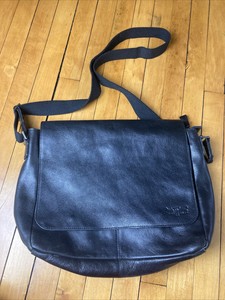 levi's messenger bag