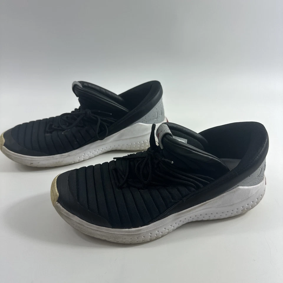 Tênis Nike masculino 10.5 preto vermelho criado Jordan Flight Luxe raro basquete atlético - Imagem 4 de 4