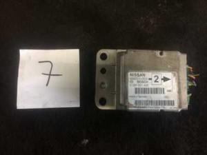 Nissan Primera Airbagsteuergerät 0285001420 / 98820AV200