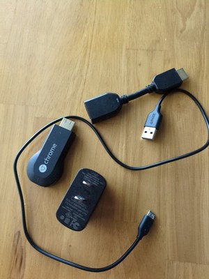 Google Chromecast (1st Generation) HDMI Media Streamer Black H2G2-42 Complete