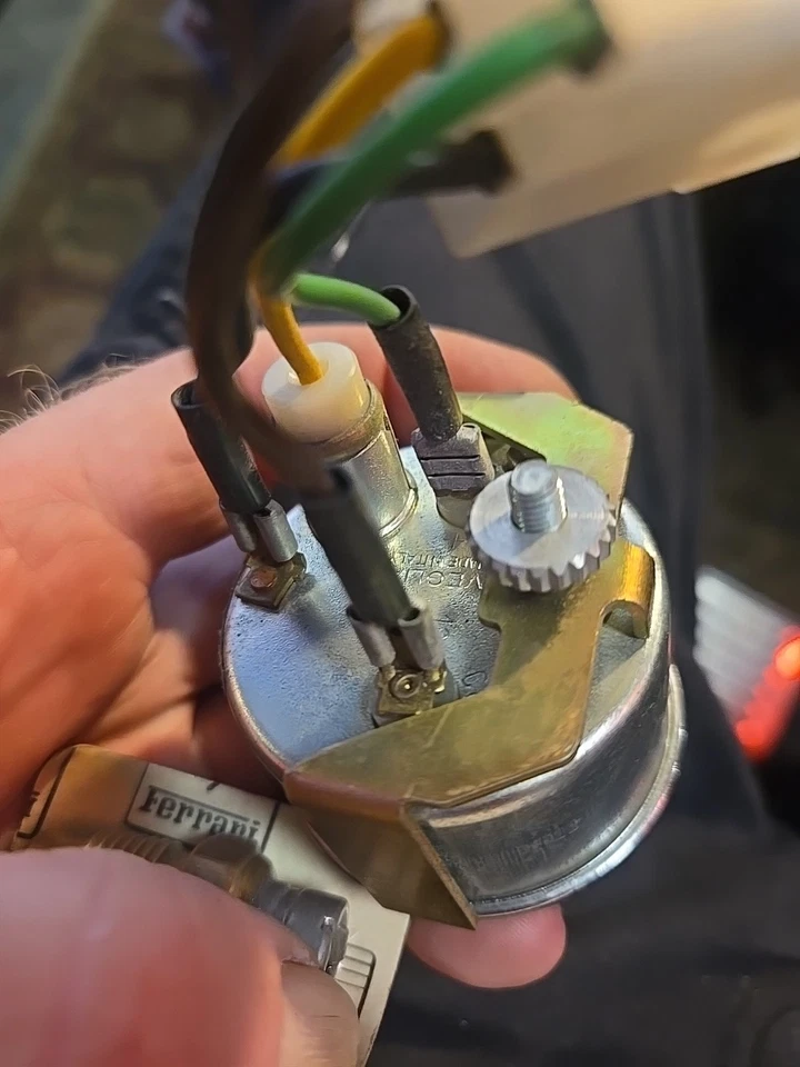 FERRARI 308 PIEZAS GTS CONSOLA CENTRAL INSTRUMENTOS MEDIDOR DE TEMPERATURA ACEITE Veglia Borletti Foto 3 de 4