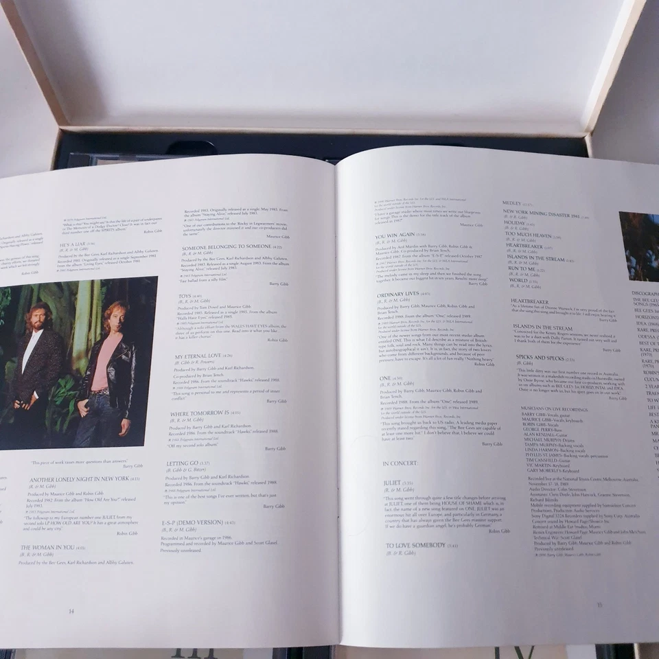 Bee Gees Tales from the Brothers Gibb 4 CD box set A History in Song 1967-1990 - Bild 4 von 4