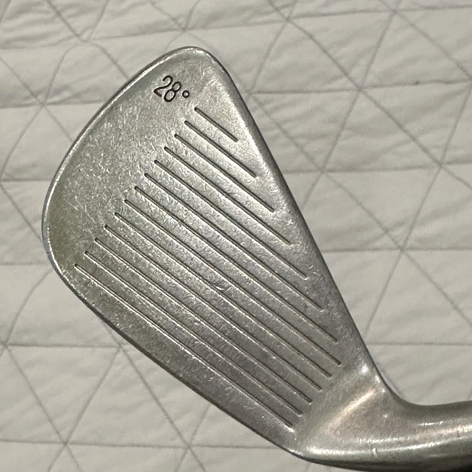 Tommy Armour 845S Silver Scot 5 Iron 28° G Force 2 Regular Graphite 38 1/4“ RH - Image 2 of 4