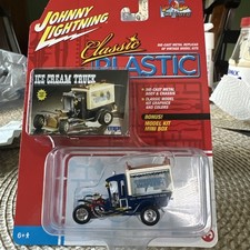 Johnny Lightning Classic Plastic George Barris Ice Cream Truck Navy Cream