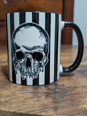 Aquarius (Jan 20 - Feb 18) Zodiac Mug / Gothic Skull