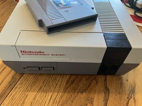Nintendo NES Gray Console Tested Fully Functional with 2 Controllers And Game