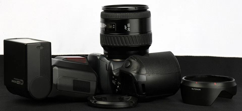 Minolta Alpha 303si Super AF 35mm Film SLR c/w AF 24-85/3.5-4.5 Lens & 3600 Kit - Image 2 of 4