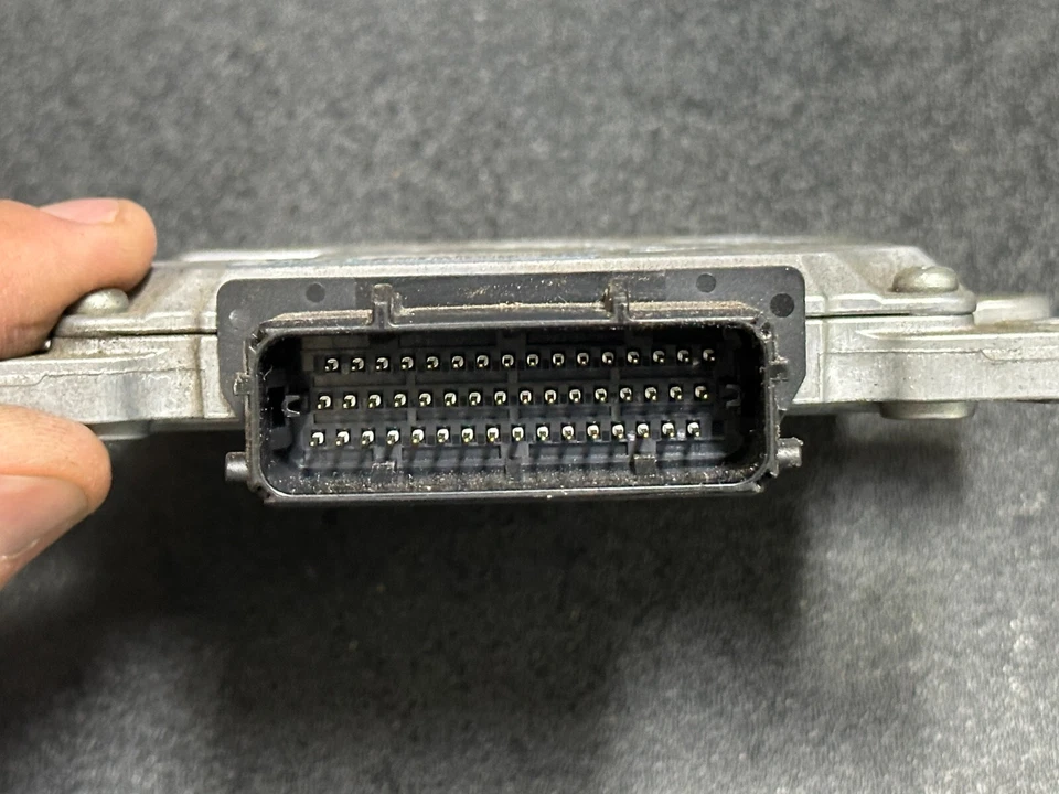 Módulo de control de transmisión Subaru Outback 2016 30919AE930 OEM Foto 3 de 4