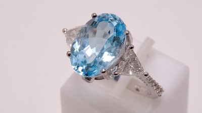Pre-Loved 18 Karat 18k Weißgold Blautopas & Diamant Ring Gr. UK-N US-6 1/2