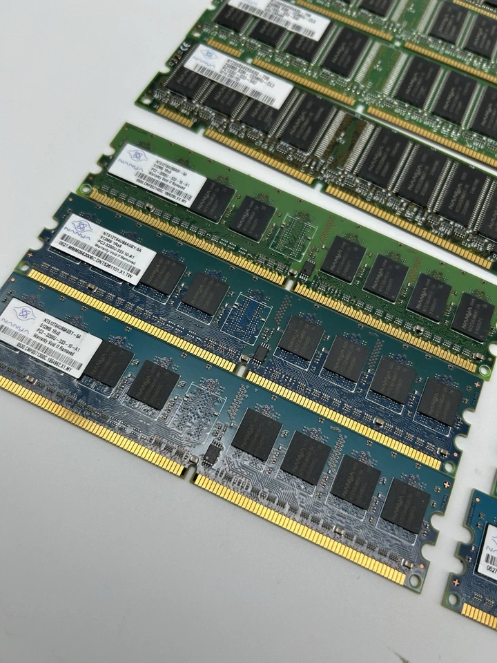 14 x Nanya 256MB & 512MB NT512T64U88A0F-5A 1Rx8 PC2-3200U-333-10-A1 RAM Memory - Image 3 of 4