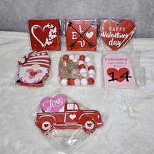 Valentine's Day Decorations - 7pcs Farmhouse Decor Wooden Signs for Home