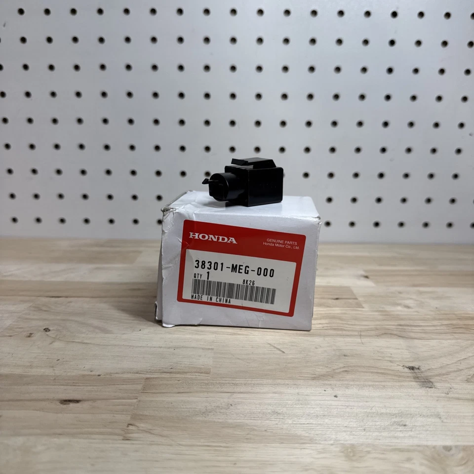 Relé de señal de giro OEM Honda 38301-MEG-000 VT750 GL1800 CBR1000 ST1300 CB600F Foto 3 de 4