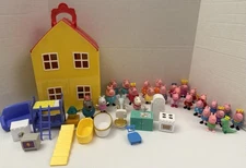 Peppa Pig Doll House, Furniture, & 27 Figures - See Pics
