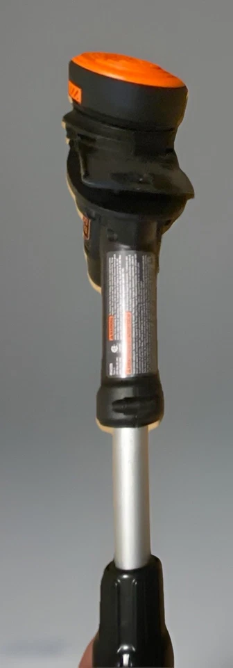 Black & Decker LSTE523 20V MAX 12" Cordless String Trimmer/Edger Kit - Image 4 of 4