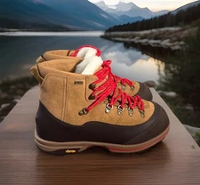 UGG BRECKEN LACE SIZE 8 1/2 LIGHT BROWN/TAUPE WOMAN’S SNOW/WEATHER WINTER BOOTS