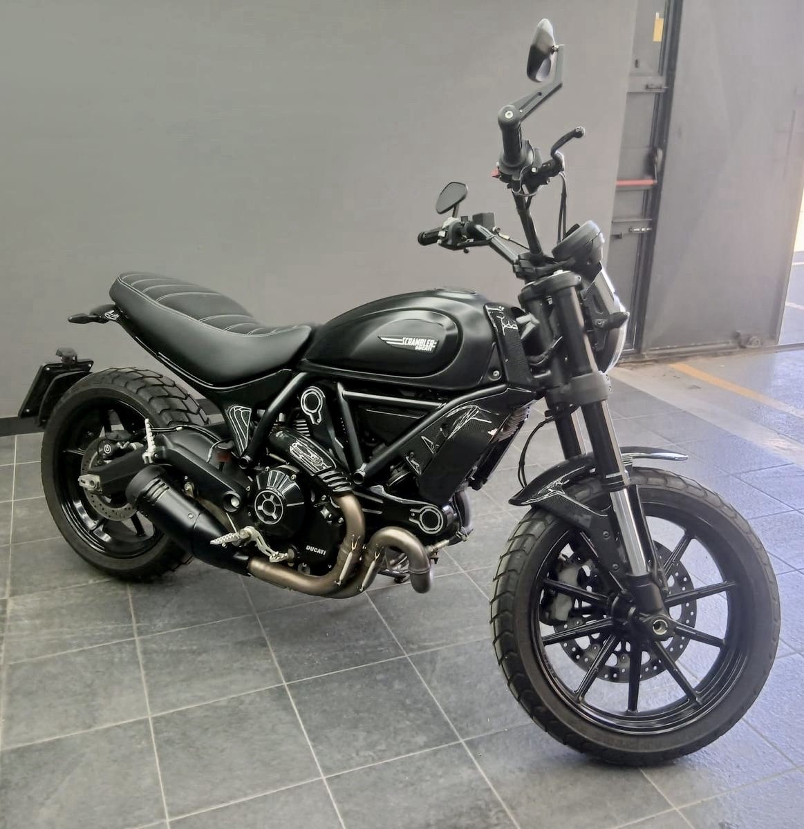 Ducati Scrambler Icon Dark 2020 – Km 16.000 – Carbonio