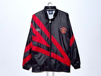 Manchester United Umbro サッカージャージ 黒/赤 s-l400.jpg
